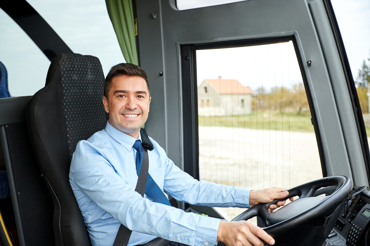 Le métier de conducteur de bus scolaire : un rôle clé pour la sécurité des enfants